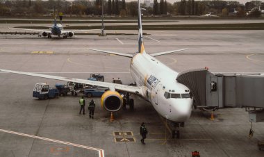 Yolcu uçağı kalkış için hazırlanın