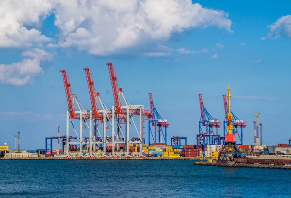 货物港口敖德萨。工业景观 — 图库照片