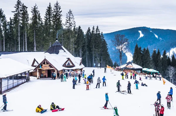 Bergstation der Skipisten — Stockfoto