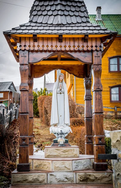 Sokak Meryem Ana heykeli — Stok fotoğraf