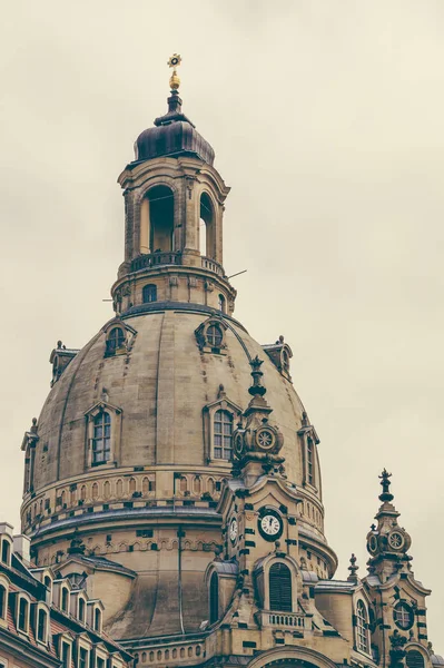Historischer majestätischer bau der frauenkirche, dresden — Stockfoto