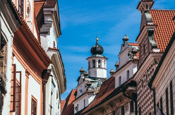 Wąskie uliczki starego miasta Český Krumlov w Republice Czeskiej — Zdjęcie stockowe