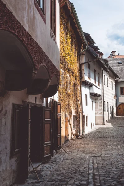 Középkori házak és utcák a régi város a Cseh Köztársaságban. Ókori építészet — Stock Fotó