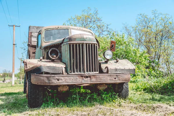 Viejo camión roto — Foto de Stock