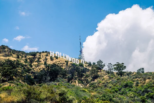 Pitoresk ünlü yazıt Hollywood. Sembol, Los Angeles şehir, yıldız fabrikası — Stok fotoğraf