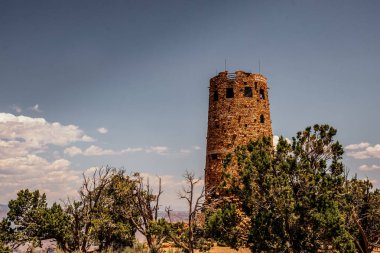 Antik watchtower Grand Canyon yukarıda. Navajo rezervasyon alan