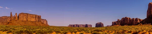 Desert landscape of the valley of monuments. Deserted Arizona — Stock Photo, Image