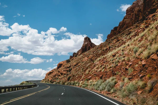 Modern Highway no Arizona, Estados Unidos. Auto-estrada norte-americana 89 — Fotografia de Stock