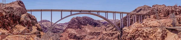 Pintoresco puente sobre el río Colorado. Nevada, Estados Unidos — Foto de Stock