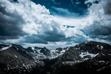 Colorado eyaleti güzelliği. Rocky Dağı Milli Parkı