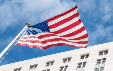 Amerika'nın gururu. Los Angeles Belediye Binası zemin üzerine Amerikan bayrağı