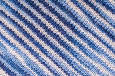 Mavi örgü örme kumaş el yapımı. Sıcak Sonbahar kıyafetleri