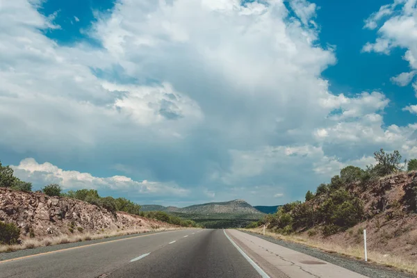 ABD Güney yolculuk. Modern yollar ve Utah, Nevada ve Arizona taş manzaralar