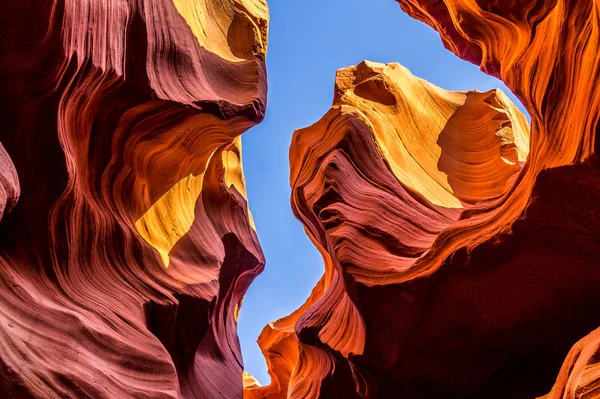 Naturalne piękno przyrody w USA, w stanie Arizona, w Antelope Canyon — Zdjęcie stockowe