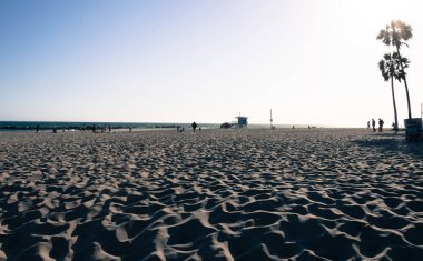 Los Angeles, Kaliforniya, ABD - 12 Haziran 2017: Halk Plajı ve dinlenme Venice Beach, Los Angeles, Kaliforniya, ABD. İnsanlar tatile. Pitoresk sahilinde Gençlik Kültür ve eğlence merkezi ve Pasifik Okyanusu. Venice Beach Los Angeles