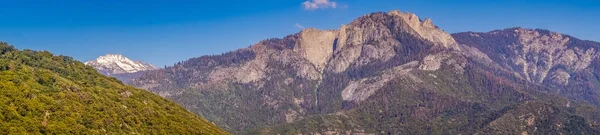 Pintoresca naturaleza árida de California. Parque Nacional Sequoia y Cañón de los Reyes — Foto de Stock