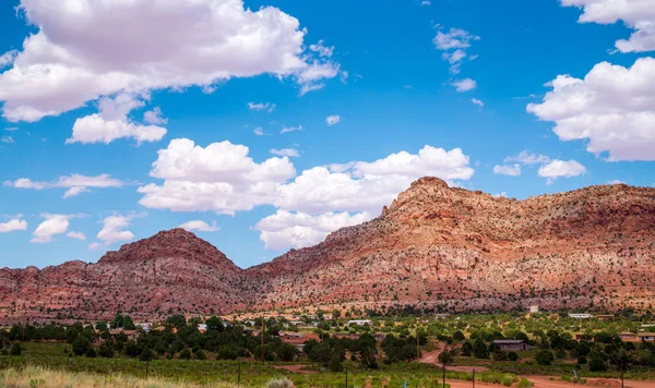 Kayalar ve gökyüzü. Navajo bölge Arizona — Stok fotoğraf