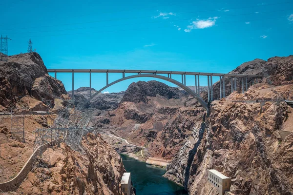 La presa Hoover y el río Colorado. Producción de electricidad en los Estados Unidos — Foto de Stock