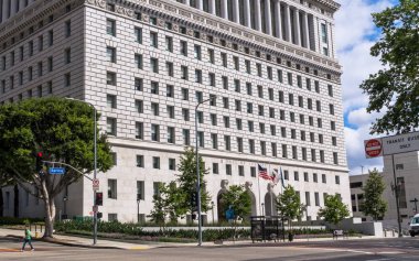 Los Angeles, Kaliforniya, ABD - 11 Haziran 2017: Los Angeles şehir merkezinde federal mahkeme binası. California, Amerika Birleşik Devletleri. Los Angeles şehir merkezinde ve Kaliforniya'nın ünlü turistik şehir Yönetim merkezinde