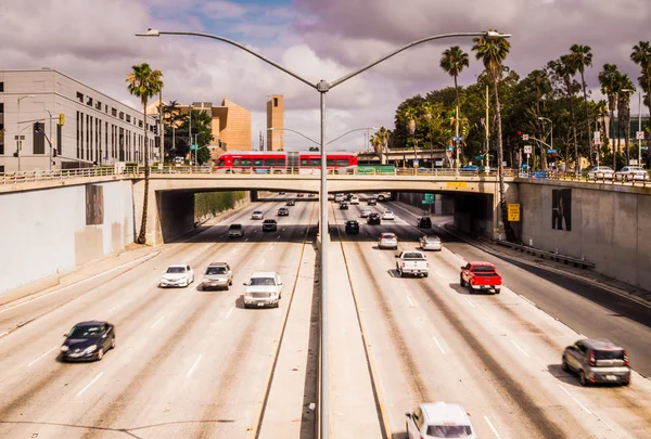 Πολυσύχναστη Κυκλοφορίας Στον Αυτοκινητόδρομο Στο Λος Άντζελες Καλιφόρνια — Φωτογραφία Αρχείου