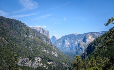 Yosemite Vadisi'nden. Doğa Sierra Nevada, Kaliforniya, ABD