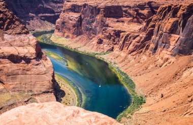Glenn Canyon ve Colorado Nehri. At nalı'lik dirsek. Arizona turistik