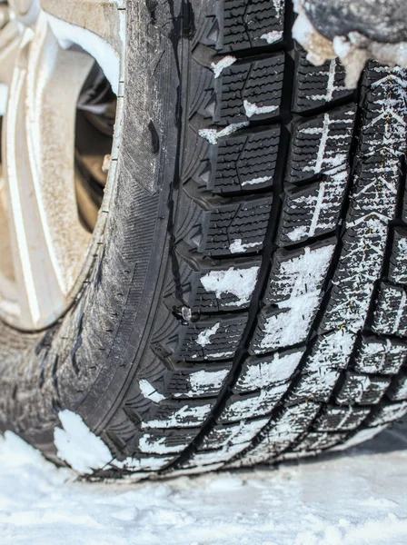 New Winter Car Tire Safe Winter Driving — Stock Photo, Image