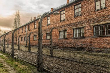 Polonya 'daki Auschwitz-Birkenau Nazi toplama kampının bölgesi. Avrupa 'da soykırım
