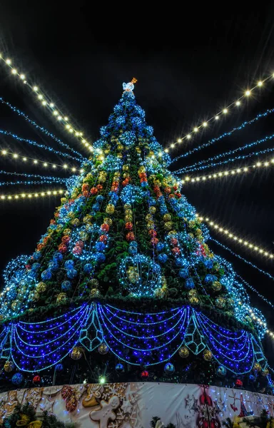 Kremenchuk Ukraine December 2019 Festive Christmas Tree People Celebrating Having — Stock Photo, Image