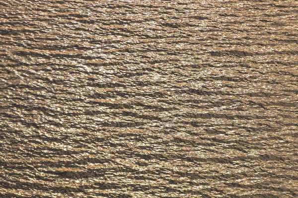 Водная Поверхность Реки Лучах Вечернего Заходящего Солнца — стоковое фото