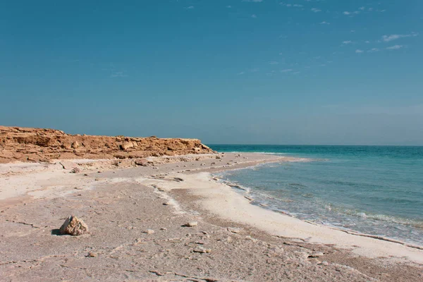 Heet meer aan de Dode Zee in Israël. Zout water — Stockfoto