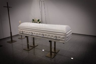 Tabut ve yeni modern Sofa Chester tarzı..