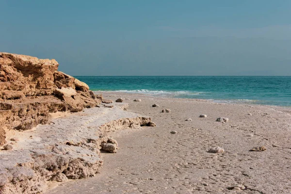 Heet meer aan de Dode Zee in Israël. Zout water — Stockfoto