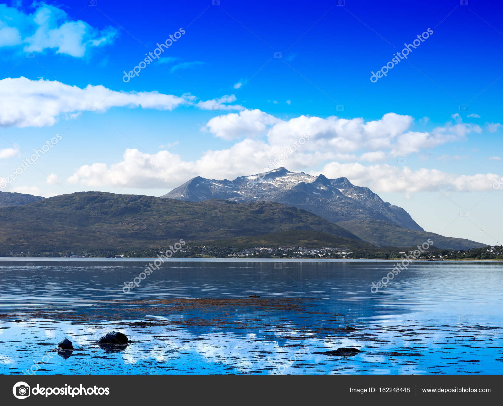 Noruega Fiorde Montanhas Oceano Paisagem Plano De Fundo Stock