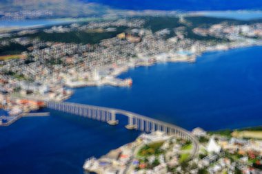 Norveç Tromso köprü bokeh arka plan