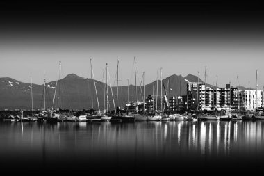 Tromso yat kulübü şehir arka plan geceleri