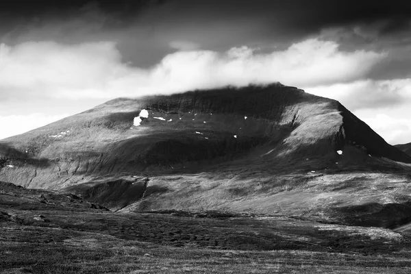 Black and white overcast mountain landscape background — Stock Photo, Image