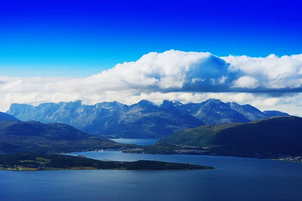 Norvegia fiordo canali paesaggio sfondo — Foto Stock