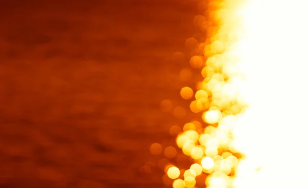 Λαμπερό ήλιο διαδρομή ωκεανό ηλιοβασίλεμα φόντου στοιχισμένη δεξιά — Φωτογραφία Αρχείου