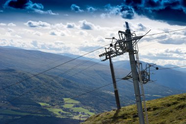 Norveç dağ halterci arka plan manzara