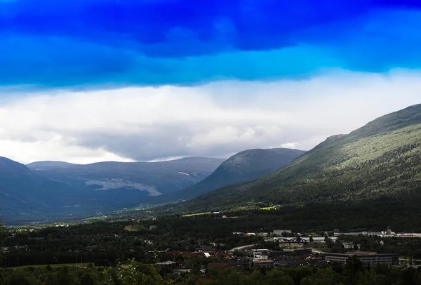 Oppdal mountain valley krajobraz tła — Zdjęcie stockowe