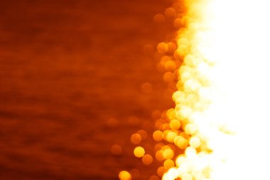 Parlayan güneş yol Okyanusu günbatımı arka plan sağa hizalanmış