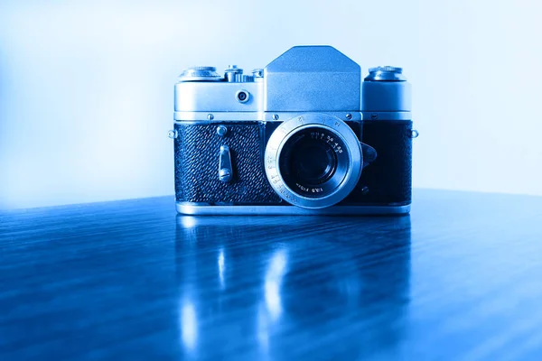 Horizontal vintage blue rangefinder camera background — Stock Photo, Image