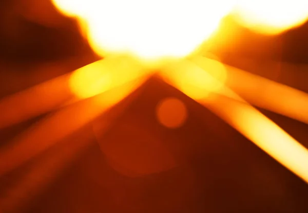 Diagonale ferrovia tramonto bruciore con luce perdita bokeh sfondo — Foto Stock