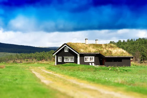 古典的なノルウェー コテージ ボケ背景 — ストック写真