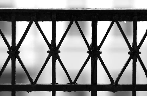 Zwart-wit balkon hek achtergrond — Stockfoto