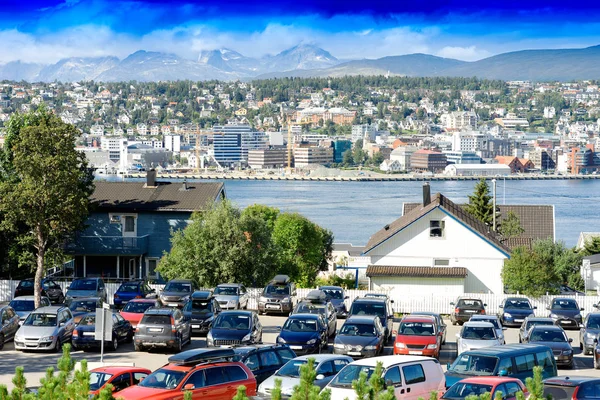 Norwegia Miasto samochodów parking tło — Zdjęcie stockowe