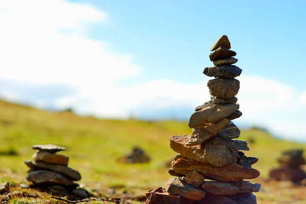 Norsko dzen kameny nad horní pozadí — Stock fotografie