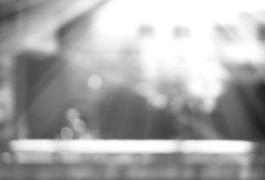 Trondheim sokak bokeh backgr gökkuşağı ile adam binicilik bisiklet