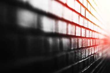 Köşegen tuğla duvar ışık sızıntısı arka plan ile